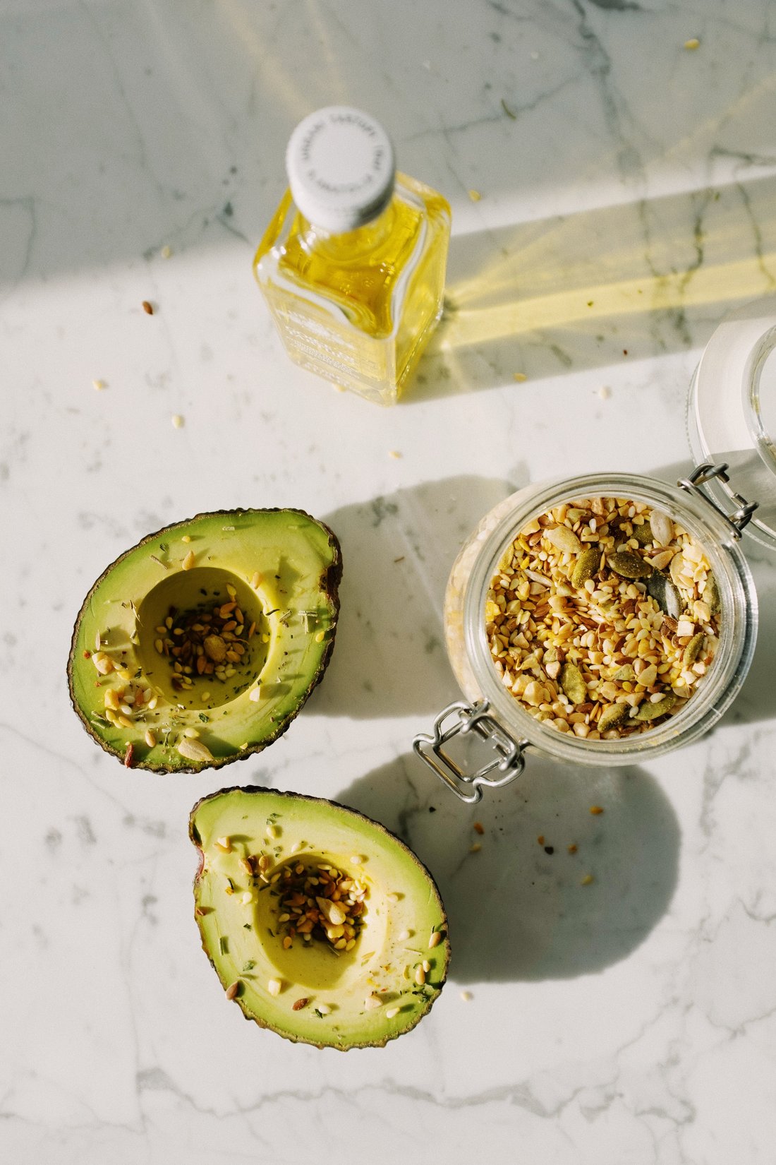 Avocado, noten en olijfolie — bronnen van gezonde vetten